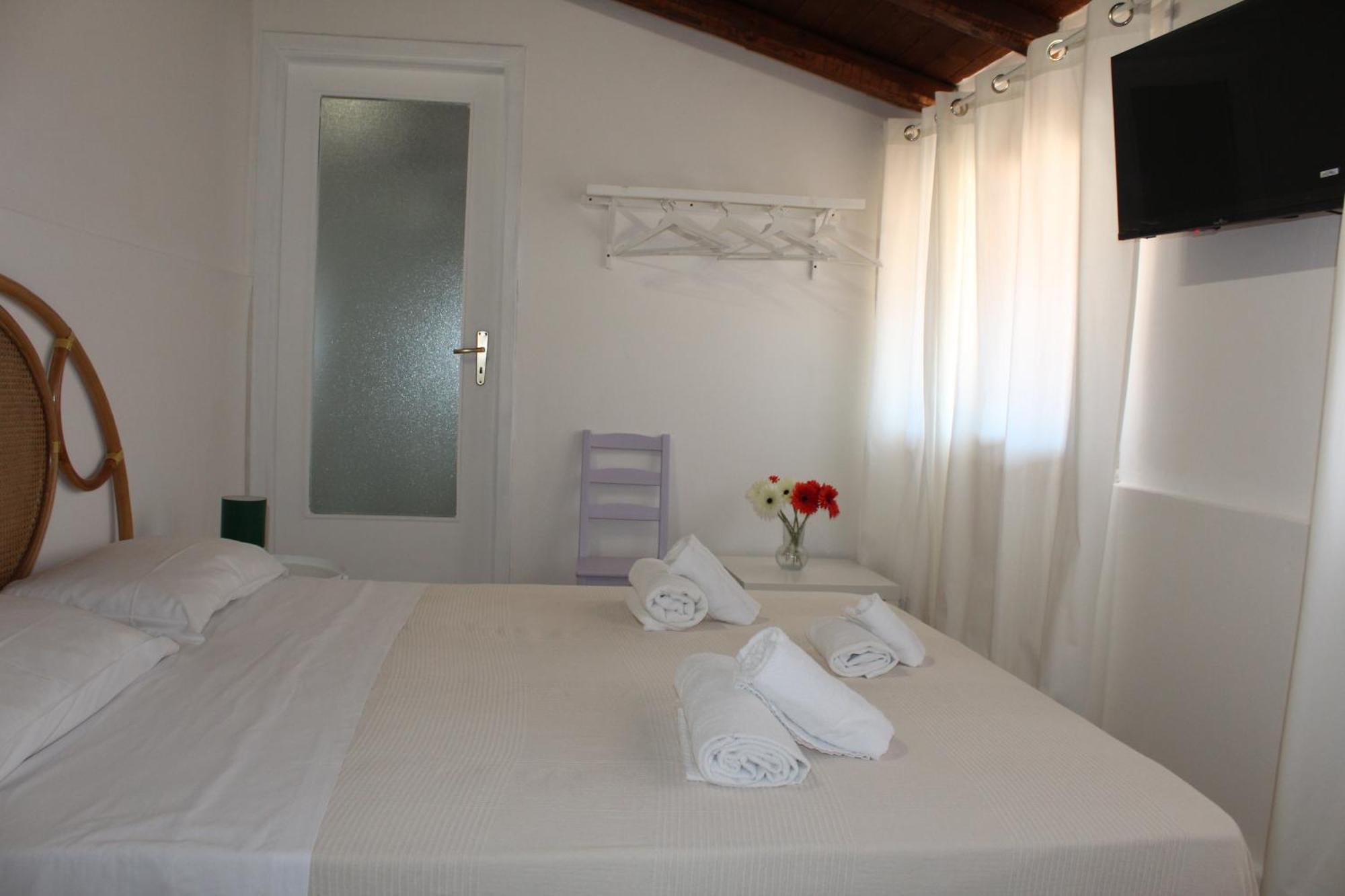 2000 Holidays Terrasini